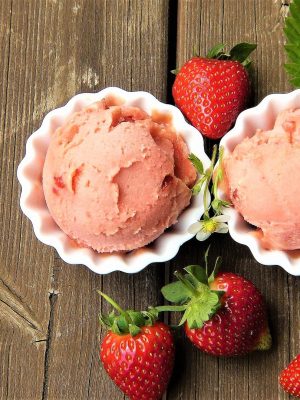 strawberry-ice-cream-g59b0a749c_1920